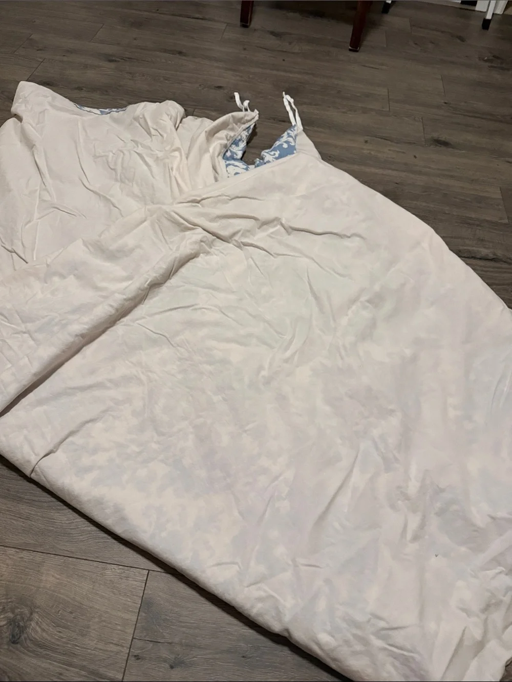 Pottery Barn Stella Damask queen duvet & 4 shams! Excellent condition! 92 x 88